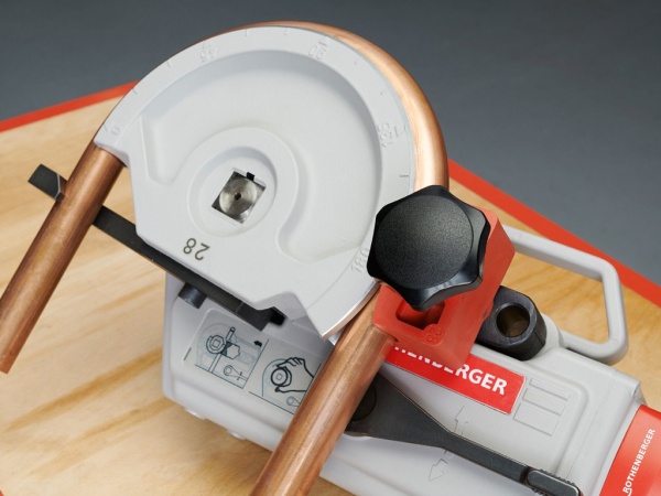 набор robend 4000 е 12 – 14 – 16 – 18 – 22 – 28 мм (робенд) с аккумул. 4.0 ач и заряд. уст-вом.