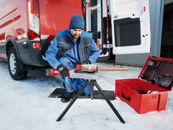 набор robend 4000 е 12 – 14 – 16 – 18 – 22 – 28 мм (робенд) с аккумул. 4.0 ач и заряд. уст-вом.