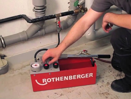 ручной опрессовочный насос тр 25