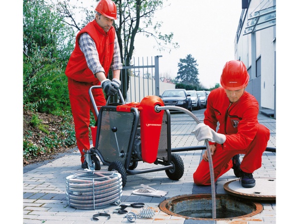 механическая прочистная машина r 140 b (с комплектом штанг и насадок)