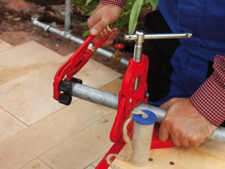 устройство для обработки края резьбы 3/8 - 2'